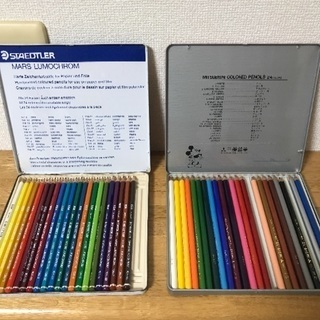 色鉛筆が2セットあります