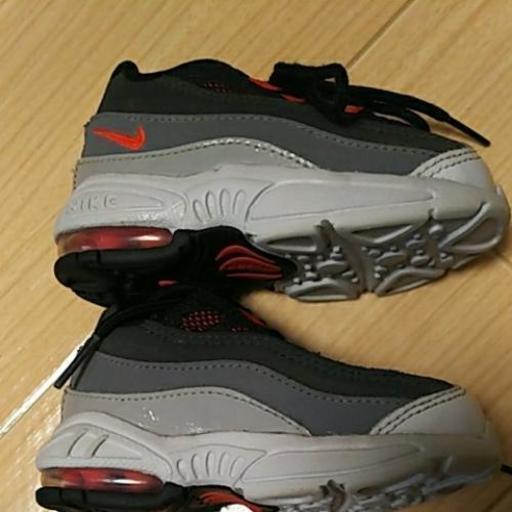 ナイキ エア マックス 95 ベビー キッズ 11センチ 黒 ピンク Nike Little Max 9 Td さと プロフ必読 千葉 のベビー用品の中古あげます 譲ります ジモティーで不用品の処分