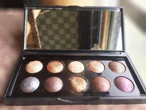 海外コスメ E L F ベイクドアイシャドウパレット 鮑姫 青森のメイクアップの中古あげます 譲ります ジモティーで不用品の処分