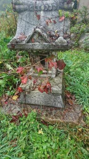 小さな神社の石像！