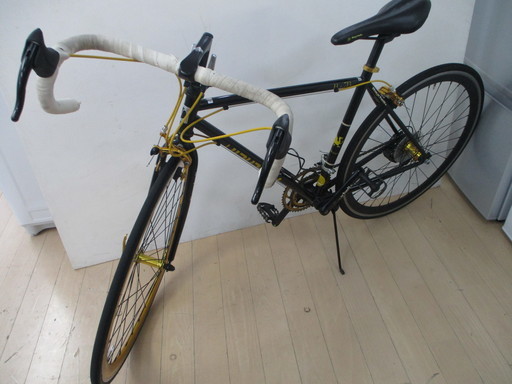レイチェル　ロードバイク　R+713　チャリ　ブラック　ゴールド　自転車