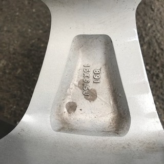 200系ハイエース 16インチ夏タイヤ