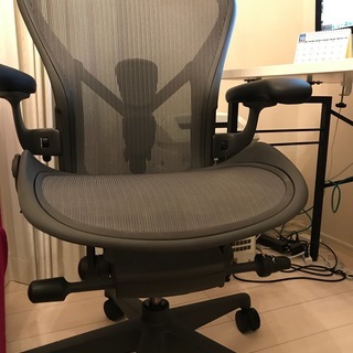 【引き取り限定】ハーマンミラー アーロンチェア ヘッドレスト付き ハーマンミラー アーロンチェア 引き取り限定