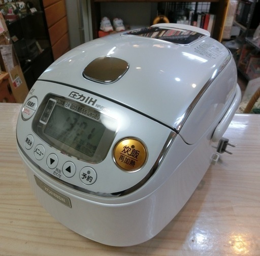 【販売終了しました。ありがとうございます。】ZOUJIRUSHI　3合炊き　圧力IH炊飯器　NP-RW05　2015年製　中古品