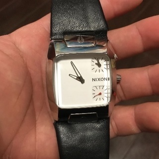 ニクソンの腕時計