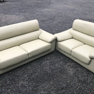 値下げ】5〜6人掛けの高級ソファーです。 - 家電 