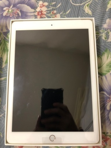 新品 iPad5 au版  早い者勝ち！