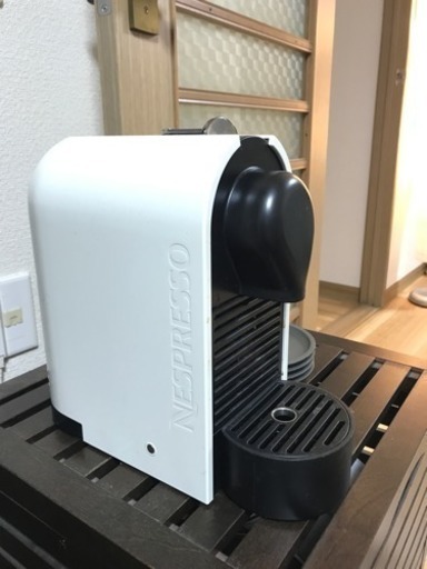 NESPRESSO UC50 コーヒーメーカー クリーム色 とネスプレッソカップセット