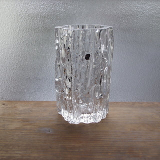 カガミクリスタルの花瓶