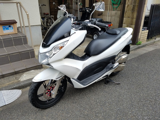 7grf4　販売終了　QJ11 PCX 125cc  社外パーツ多数！　走行距離わずか3703キロ