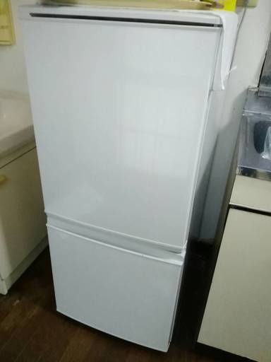【中古】  冷蔵庫：シャープ　SJ-D14B-W 2016年製　137L・2ドア