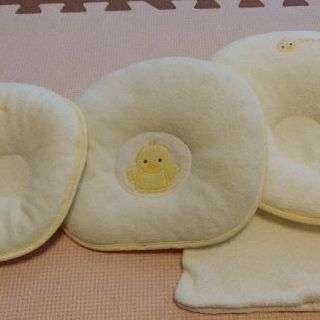 新生児セット(ドーナツ枕、バスタオル、ミトン、ケープなど)