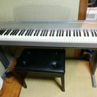 電子ピアノ（今週中引取の方  15000円にて）