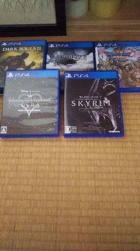 Amazon.co.jp: PlayStation 4 Days of Play Limited Edition 1TB (CUH-2200BBZR)【メーカー生産終了】 : ゲーム