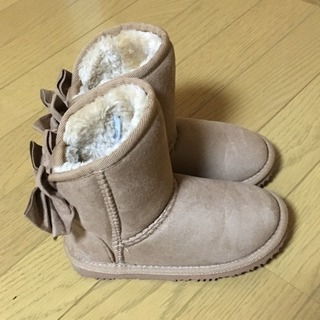 美品！女の子用 ショートブーツ １８センチ