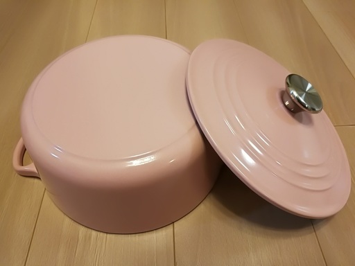 ☆未使用品☆ルクルーゼ（ル・クルーゼ・Le Creuset）ココットロンド シフォンピンク 22cm