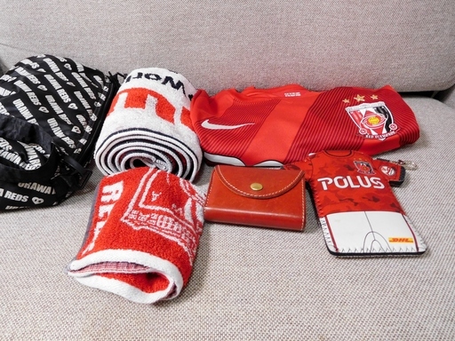 成約済 美品 浦和レッズシーズンチケットホルダー用バッグ ｕｒｄ 三軒茶屋のサッカーの中古あげます 譲ります ジモティーで不用品の処分