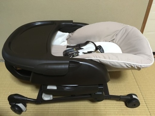 【未使用】combi 2016年製 ハイローチェア  ネムリラFF