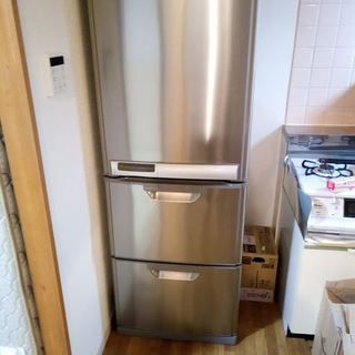 今年7月購入。三菱　自動製氷機付3ドア冷蔵庫