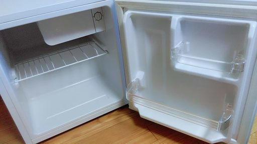 （値引き可）小型冷蔵庫（50L）　2か月使用しました。