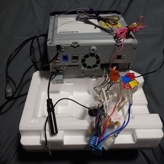 カーナビ2017年モデル　　ケンウッドMDV-L404 