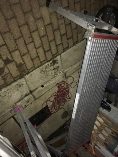 アルミ足場台！美品。伸縮します。