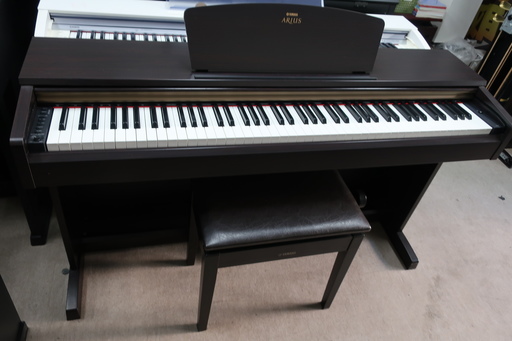 YAMAHA　YDP-161R  　2012製　￥42.000-