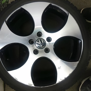 GOLF6 GTI純正 18インチホイール スタッドレスタイヤ付き(値下げしま