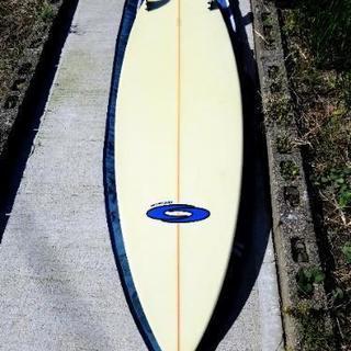 サーフボード　ミドルsize？　ケース有り。コードおまけ。