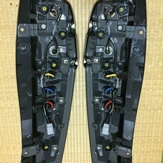 新型VOXY 80系 純正テールランプ