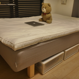 IKEA のセミダブルベッド