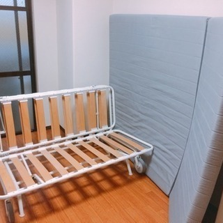 IKEAクイーンサイズのソファーベッド