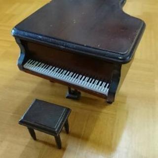 グランドピアノ型アクセサリーボックス