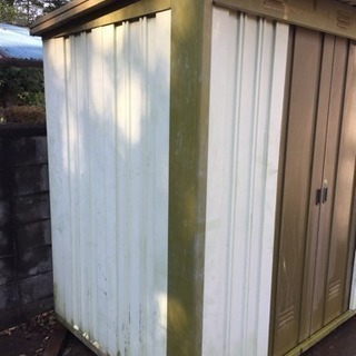 中古小窓付物置 約0.8坪 スズキ収納物置 内寸2150×1280
