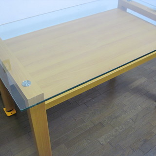 値下げ6000円ニトリのガラス天板のダイニングテーブル