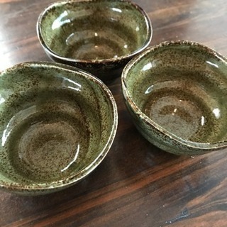 使い易い色と形の小鉢