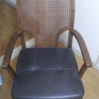 カリモクの椅子　×　２