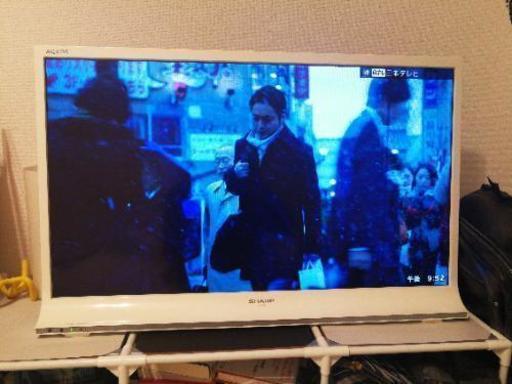 デザイン美品 SHARP テレビ32型 白  LC-32J10