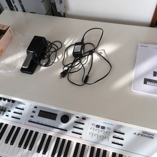 Roland JUNO-DS キーボード ホワイト 〜ソフトケース ペダル付〜