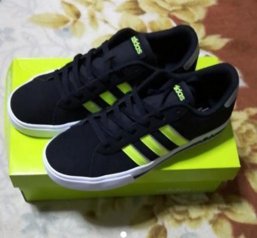 アディダスadidas蛍光スニーカー新品未使用 V 奈良の靴 スニーカー の中古あげます 譲ります ジモティーで不用品の処分