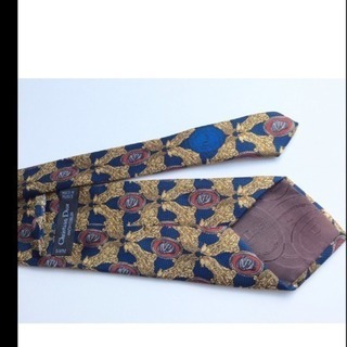 新品未使用クリスチャンディオールネクタイシルク100%同柄ポケットチーフ出品中