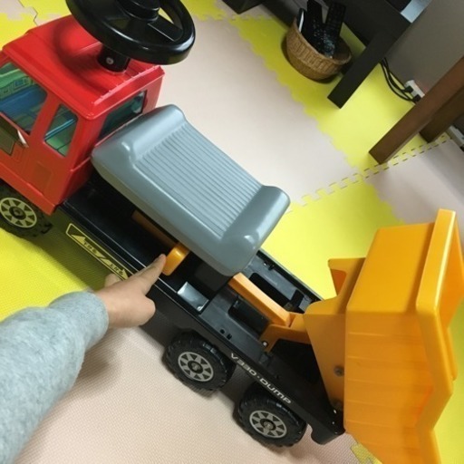 乗れる 働く車 ダンプ ありさ 長浜のおもちゃの中古あげます 譲ります ジモティーで不用品の処分