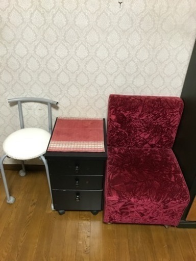 赤い椅子サイドボックス 白い椅子 Dia 下関の椅子の中古あげます 譲ります ジモティーで不用品の処分 赤い椅子サイドボックス 白い椅子 Dia 下関の椅子の中古あげます 譲ります ジモティーで不用品の処分