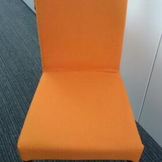 値下げしました❗ オレンジの椅子