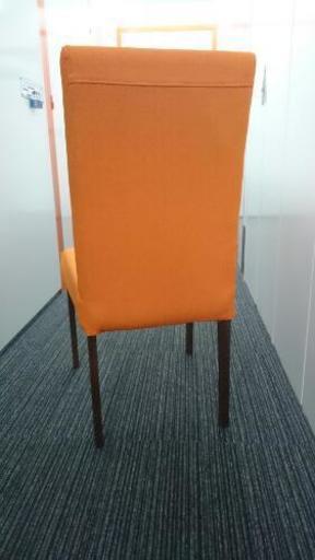 値下げしました❗ オレンジの椅子