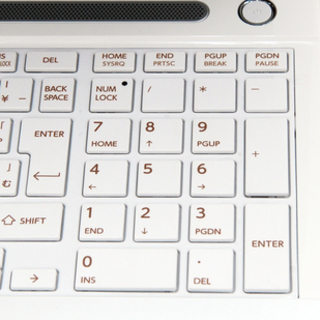ホワイト ノートPC 東芝 T353/23F 4GB 無線 カメラ Win10 ホワイト ノートPC 東芝 T353/23F 4GB 無線 カメラ Win10