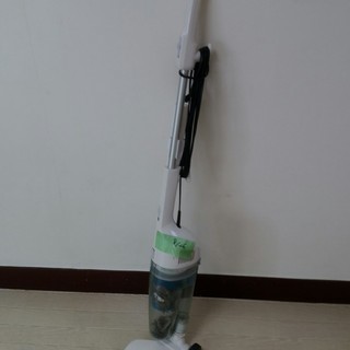 【中古】マットレスのみ(セミダブル)２台、テーブルランプ、掃除機、ピクチャーフレーム4つ