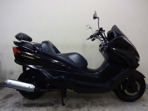 マジェスティC　２００６年式　新品外装