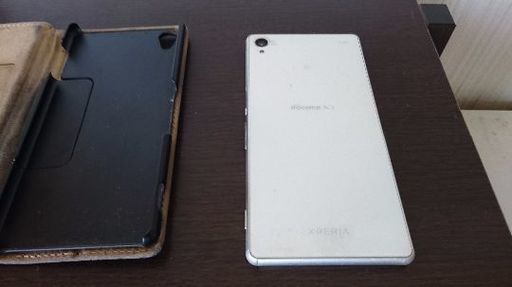 【取引完了】ドコモスマホエクスペリア(^-^)/Xperiaカバー付き白ロム