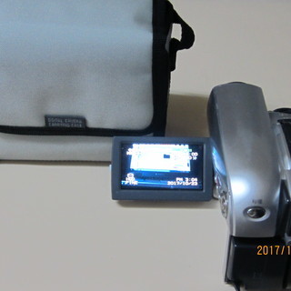 HITACHI  DZ-HS803ビデオカメラと三脚（SLIK製...